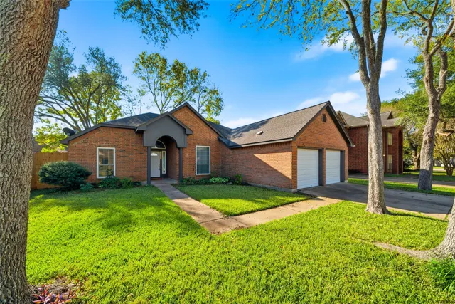 $2,000 | 16531 Tranquil Drive, Sugar Land, TX 77498