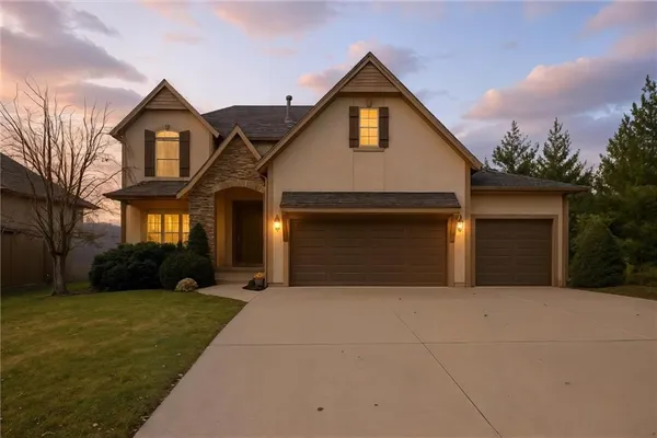 $675,000 | 24004 West 124th Street, Olathe, KS 66061
