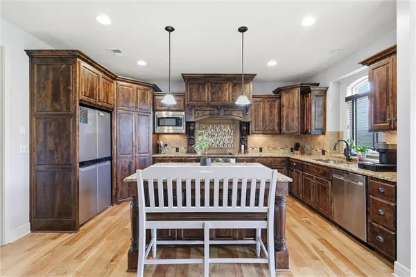 $675,000 | 24004 West 124th Street, Olathe, KS 66061