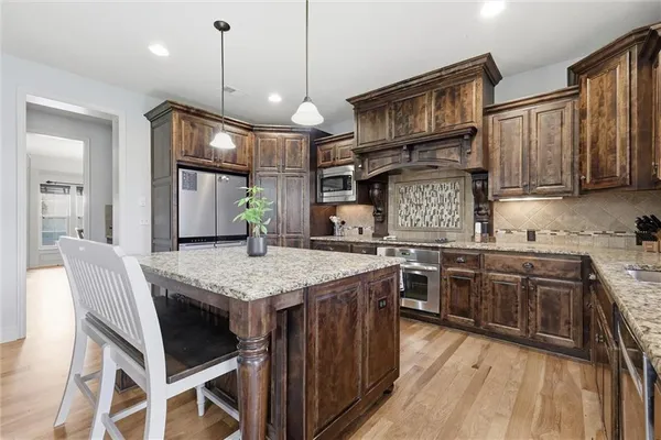 $675,000 | 24004 West 124th Street, Olathe, KS 66061