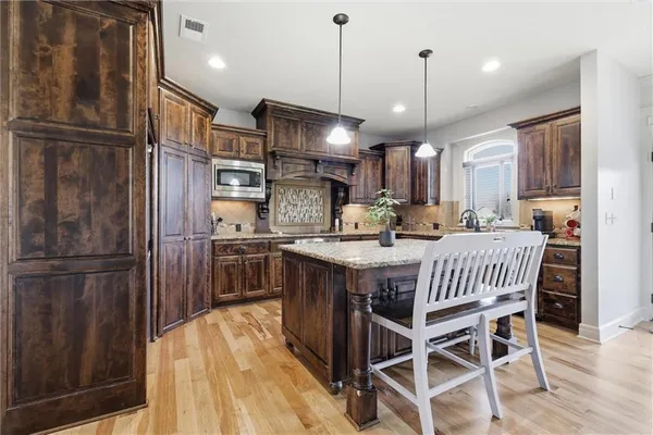 $675,000 | 24004 West 124th Street, Olathe, KS 66061