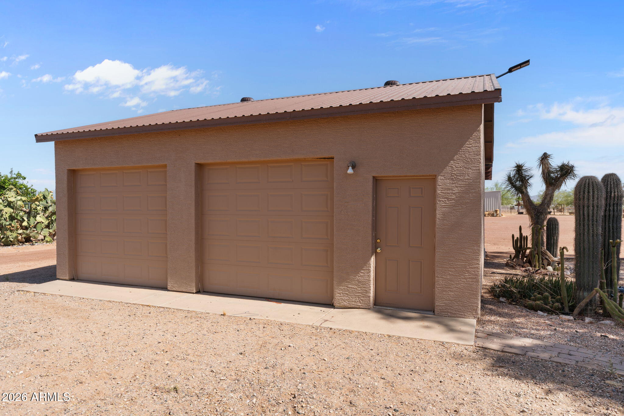 50702 West Hector Road Aguila, AZ 85320 - Photo 17 of 37 17-web-or-mls-DSC09321