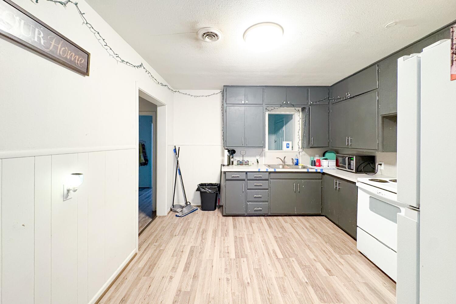 1926 38th Street Lubbock, TX 79412 - Photo 5 of 20 Kitchen