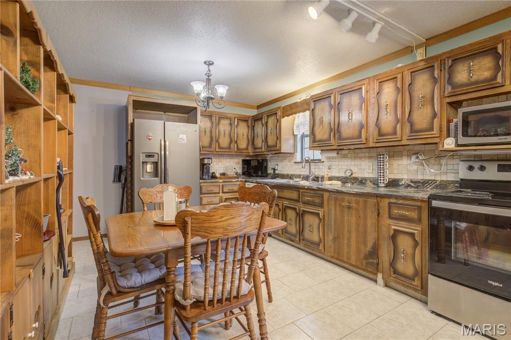 306 County Line Road Sikeston, MO 63801 - Photo 9 of 33