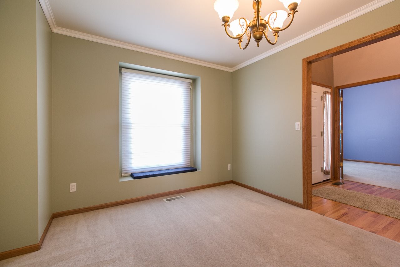 2330 Antler Ridge Drive Dubuque, IA 52002 - Photo 10 of 25 Gallery Image 10