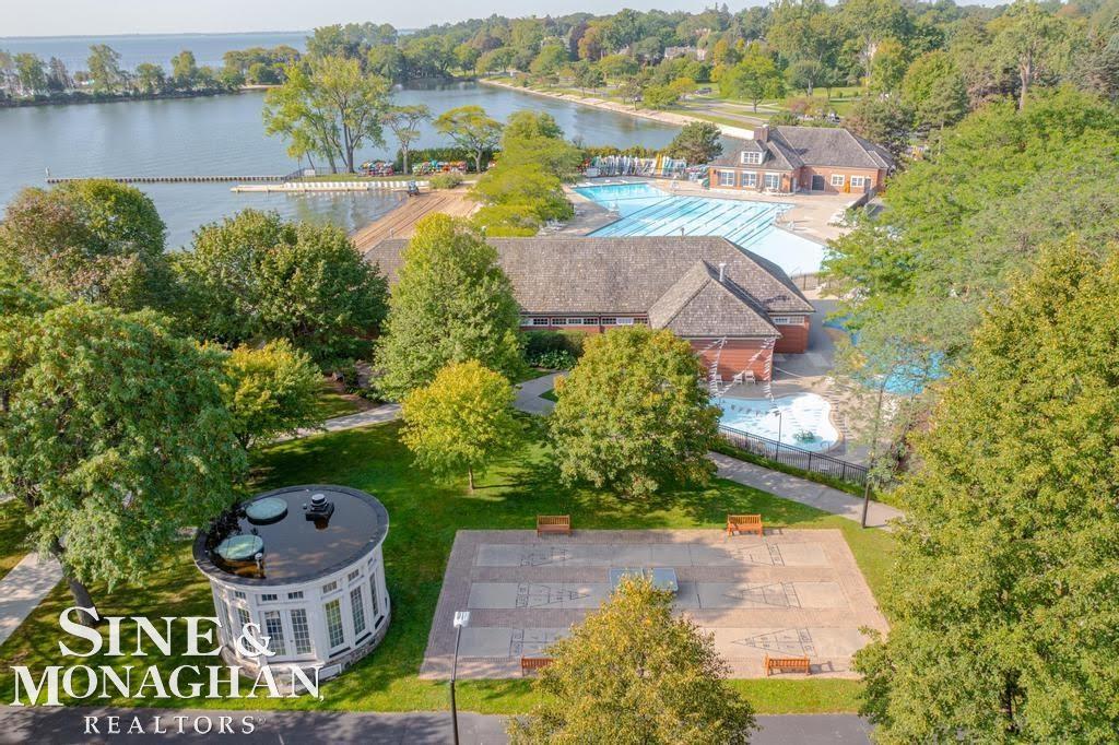 318 Kerby Road Grosse Pointe, MI 48236 - Photo 30 of 47 50204687-5fddc849-d1a0-47c5-956d-875eac70bf0b.JPG