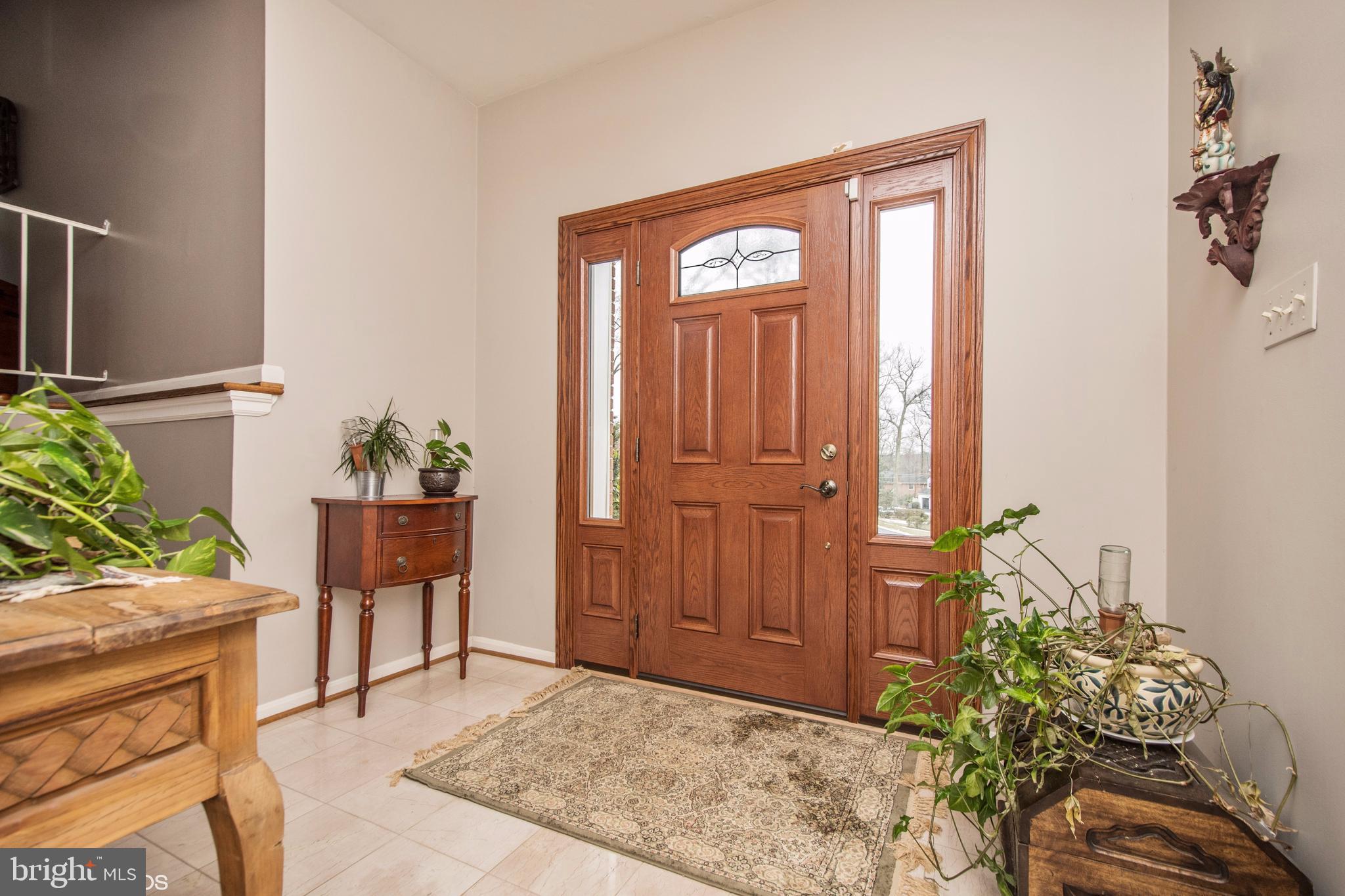 9501 Emory Grove Road Gaithersburg, MD 20877 - Photo 4 of 26 Foyer