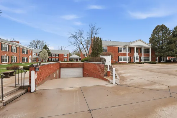 $218,000 | 3215 East Locust Street, Unit A13, Davenport, IA 52803