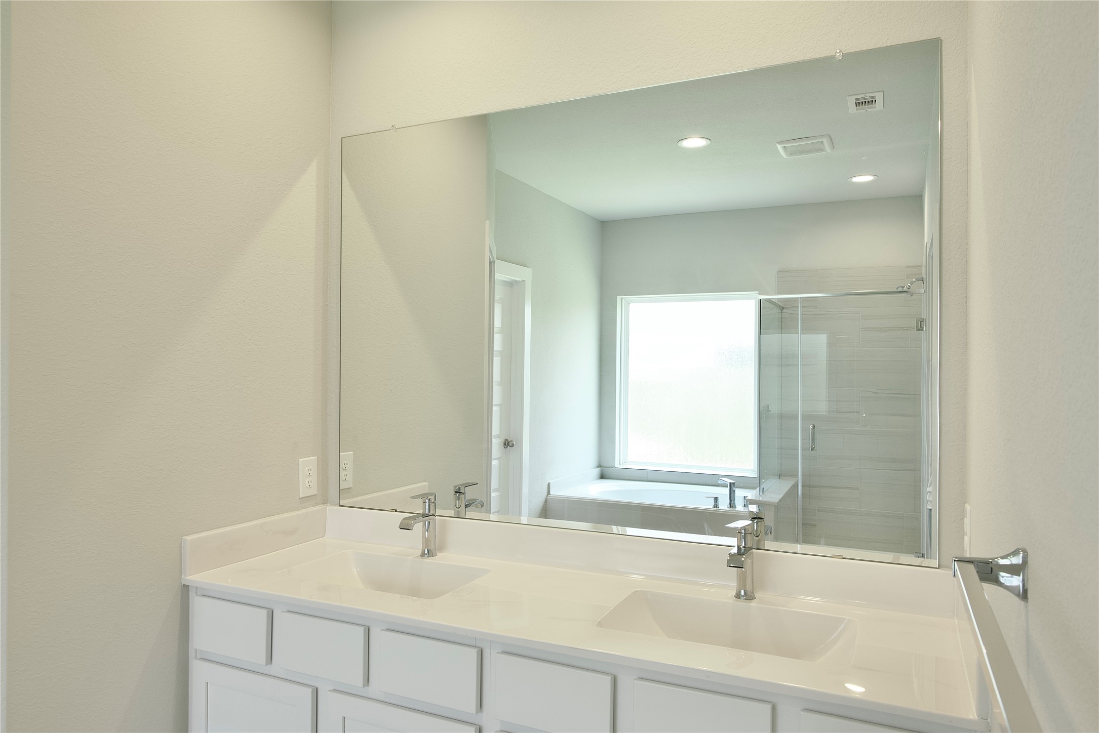 3207 Tilley Drive Rosenberg, TX 77471 - Photo 26 of 43 a bathroom with a sink and a mirror