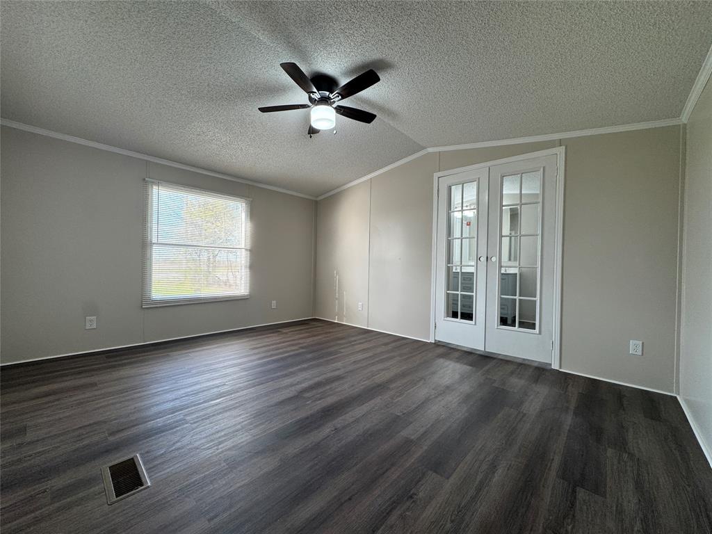 1204 Traders Road Greenville, TX 75402 - Photo 7 of 12