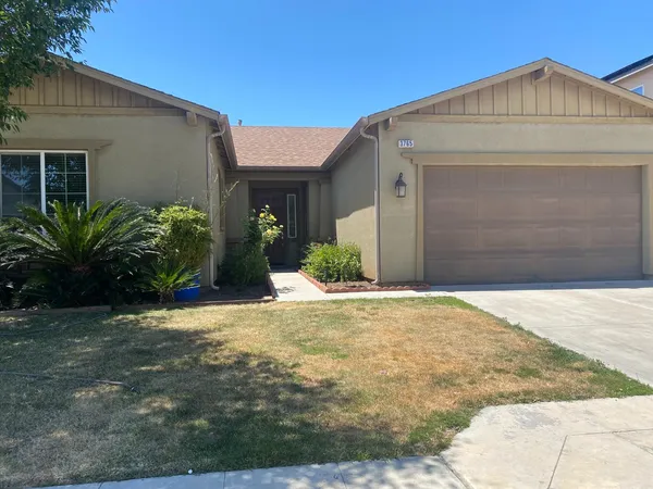 $519,900 | 3765 North Pearwood Avenue, Fresno, CA 93727