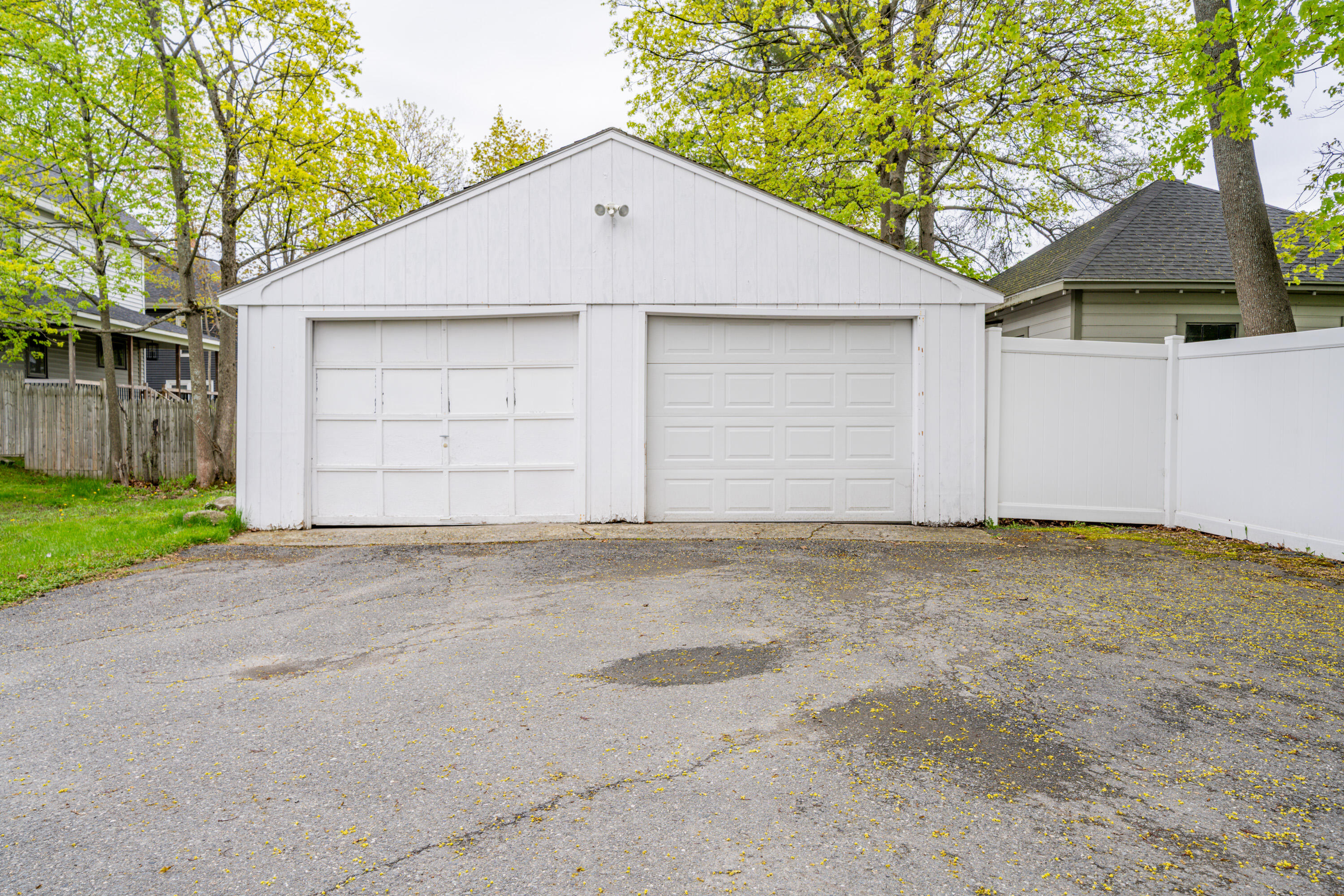 744 Hammond Street Bangor, ME 04401 - Photo 40 of 53 153 744 Hammond St Back Garage Front