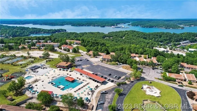 $175,000 | 24 East Casa Del Rio, Unit 693, Lake Ozark, MO 65049