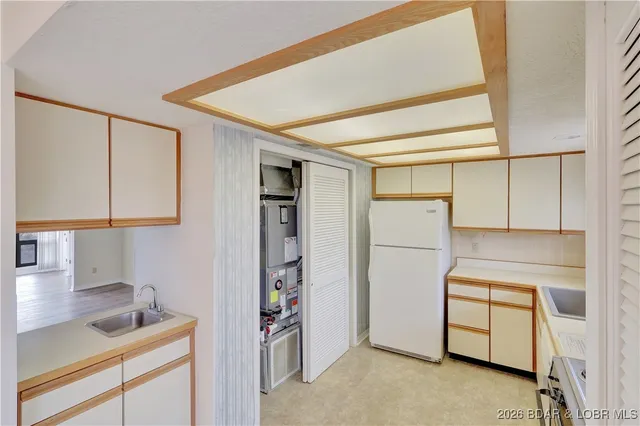 $175,000 | 24 East Casa Del Rio, Unit 693, Lake Ozark, MO 65049