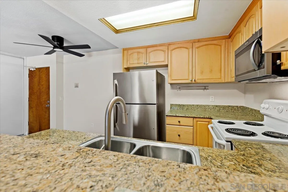 2950 Broadway, Unit 16 San Diego, CA 92102 - Photo 18 of 34