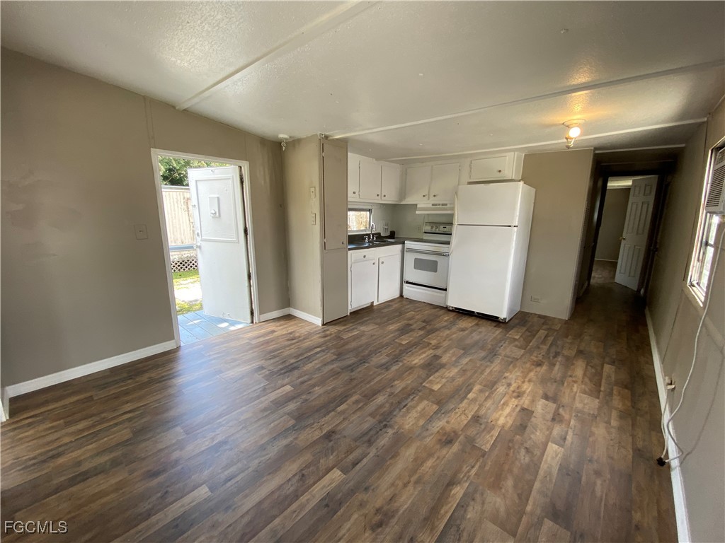 4900 Tice Street Fort Myers, FL 33905 - Photo 2 of 10