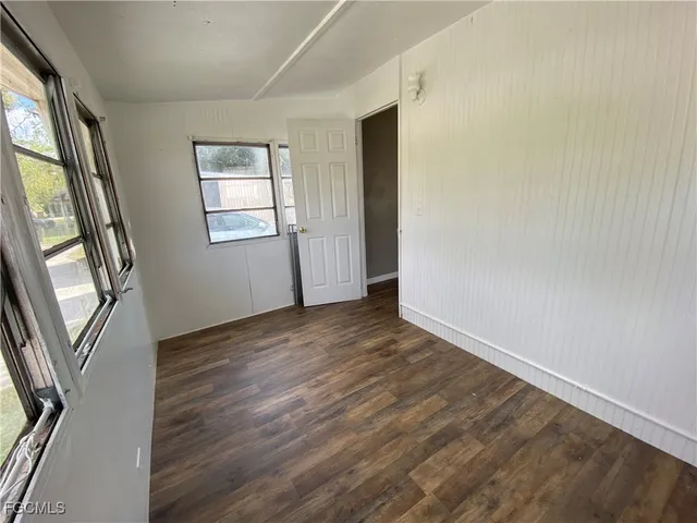 $995 | 4900 Tice Street, Fort Myers, FL 33905