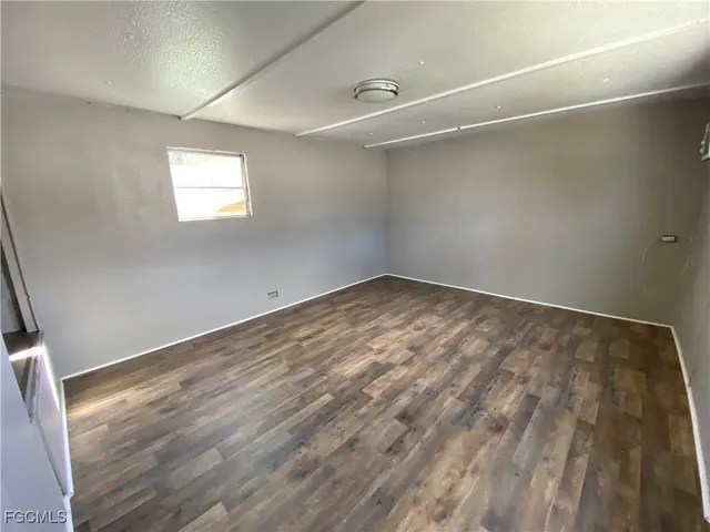 $995 | 4900 Tice Street, Fort Myers, FL 33905