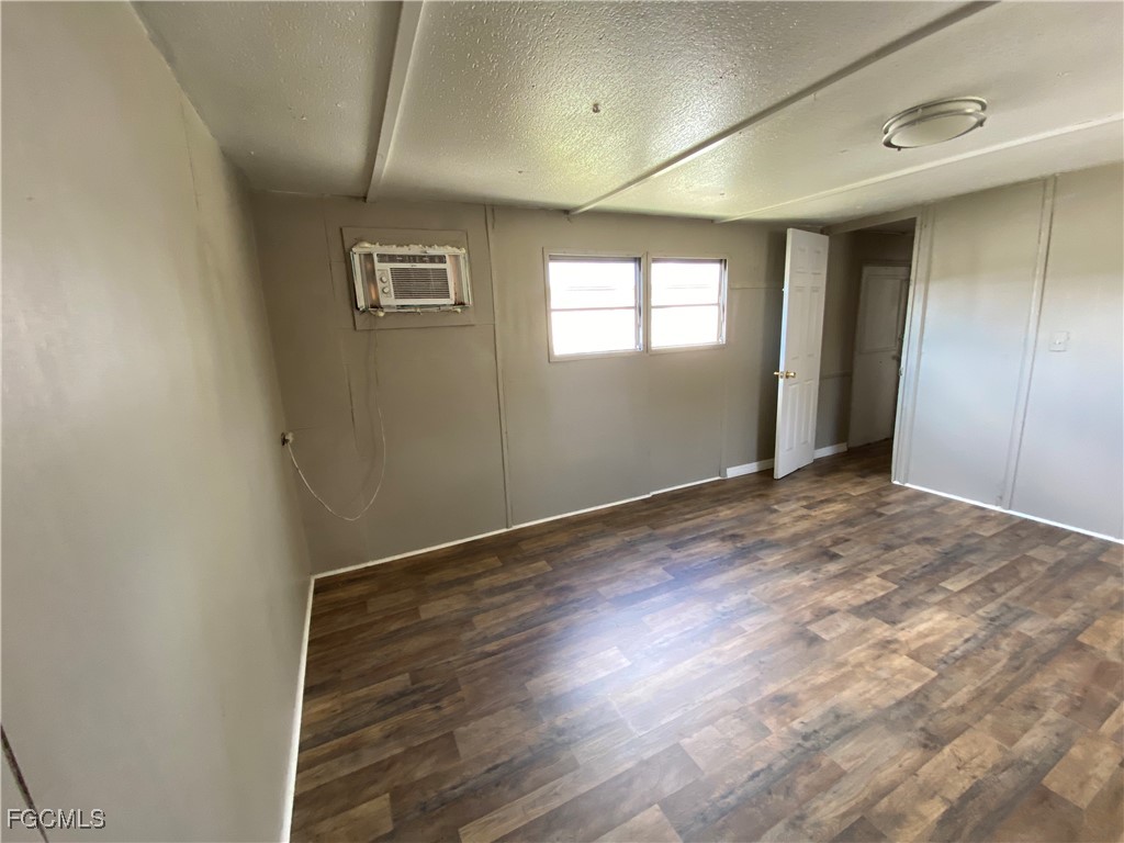 4900 Tice Street Fort Myers, FL 33905 - Photo 7 of 10