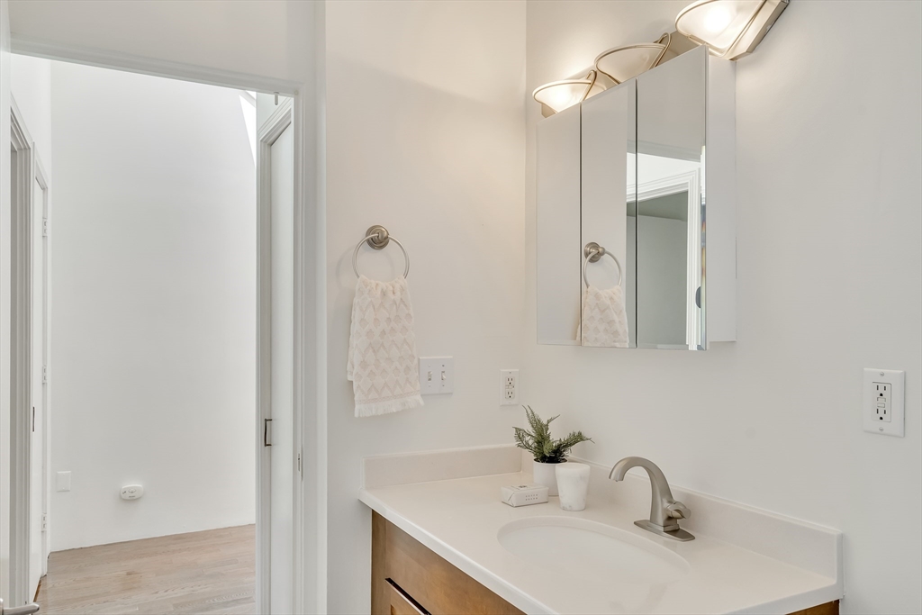 20 Clinton Street, Unit 7 Cambridge, MA 02139 - Photo 14 of 24