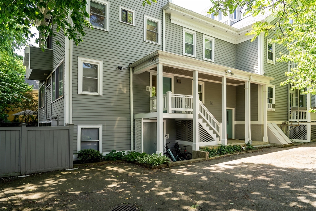 20 Clinton Street, Unit 7 Cambridge, MA 02139 - Photo 21 of 24