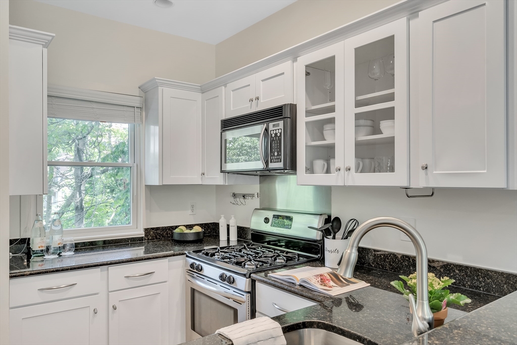 20 Clinton Street, Unit 7 Cambridge, MA 02139 - Photo 7 of 24