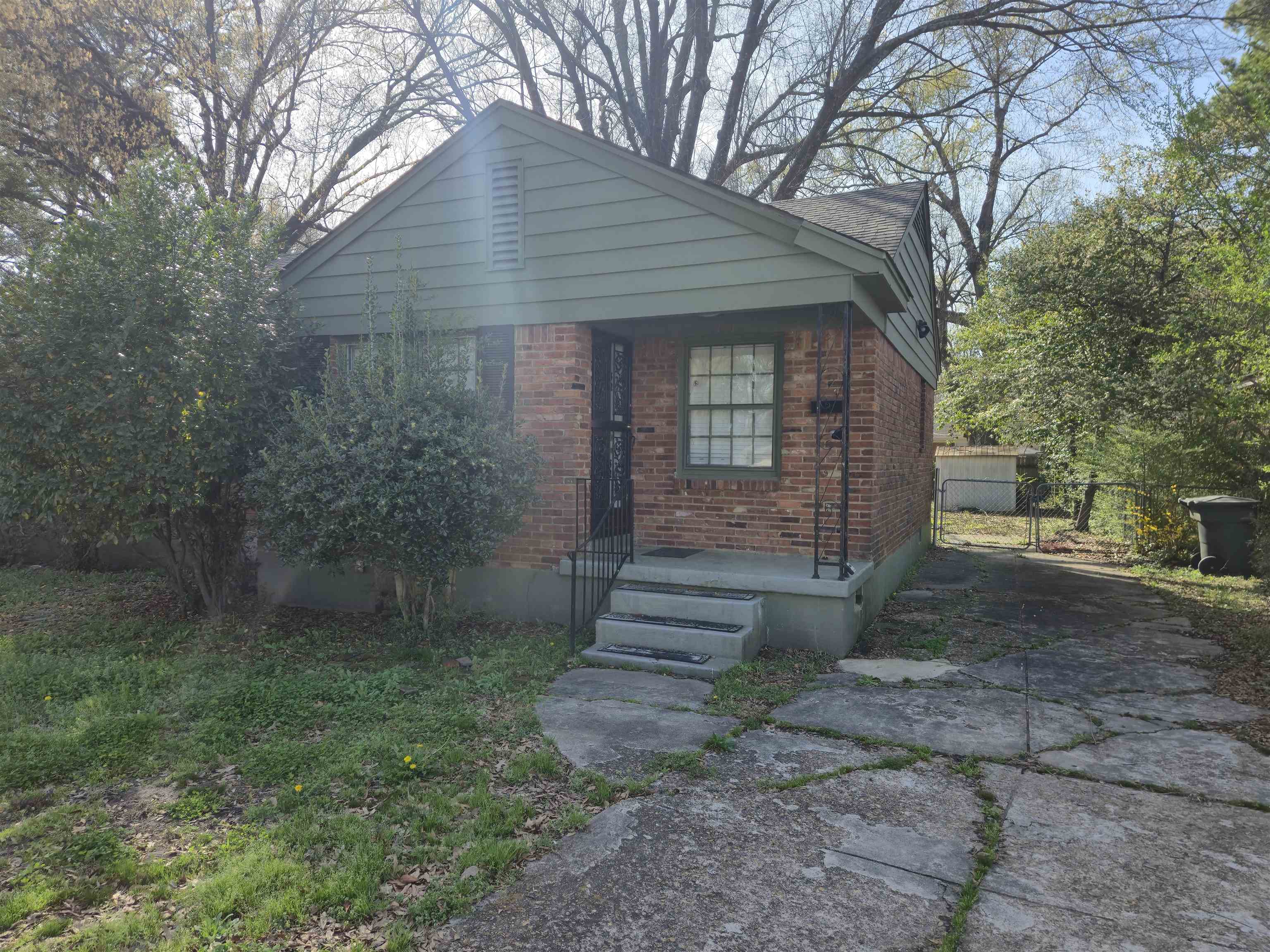 1517 Delmont Road Memphis, TN 38117 - Photo 1 of 9