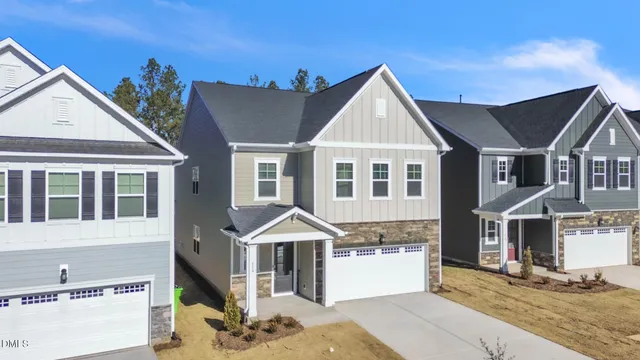 $2,980 | 116 Corapeake Way, Apex, NC 27539