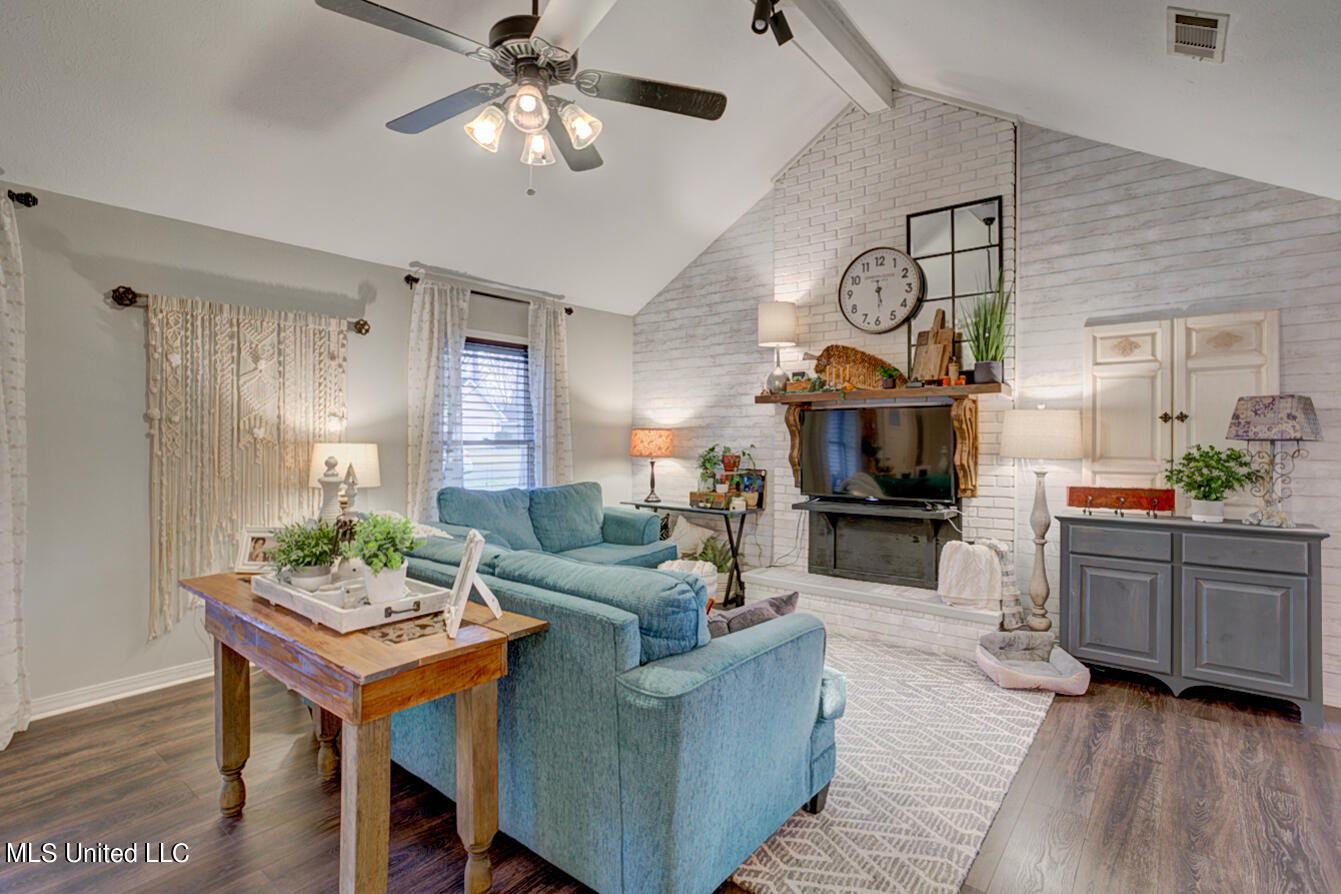 230 Williams Circle Flowood, MS 39232 - Photo 6 of 28 230 Williams Cir int final-3