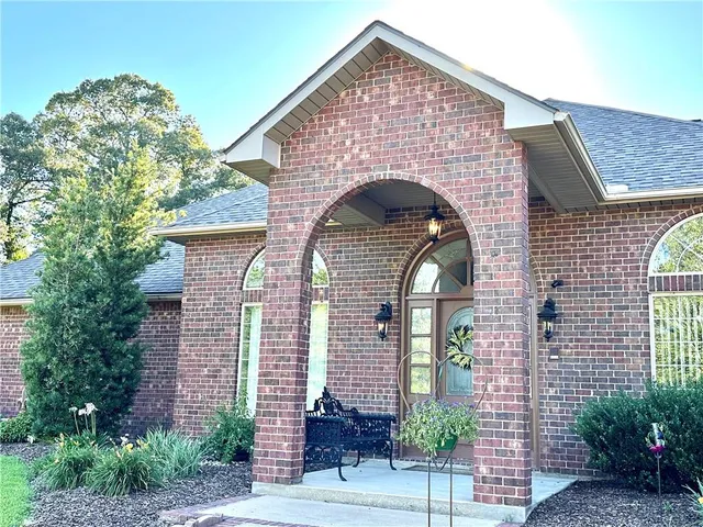 $879,000 | 8058 Champions Way, Pineville, LA 71360