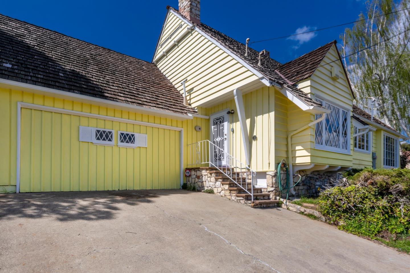 4853 Proctor Road Castro Valley, CA 94546 - Photo 41 of 43 a front view of a building