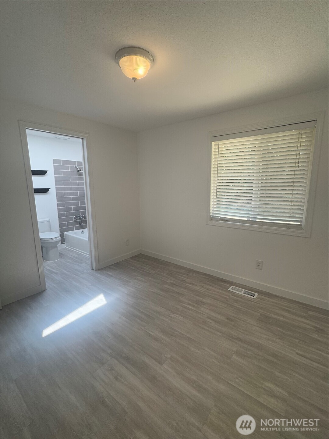 23341 Southeast 266th Street Maple Valley, WA 98038 - Photo 16 of 33