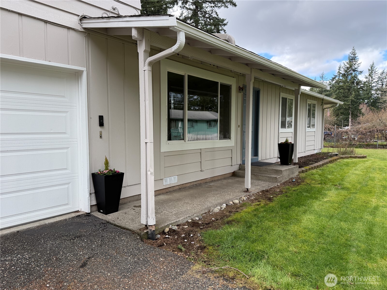 23341 Southeast 266th Street Maple Valley, WA 98038 - Photo 2 of 33