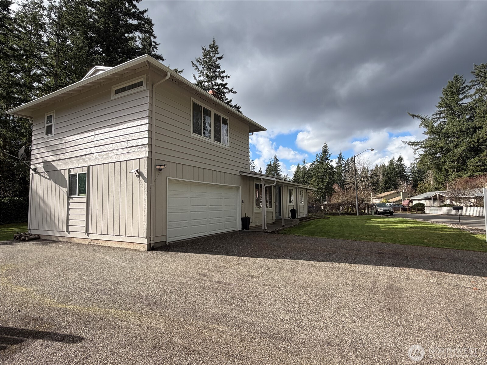 23341 Southeast 266th Street Maple Valley, WA 98038 - Photo 4 of 33