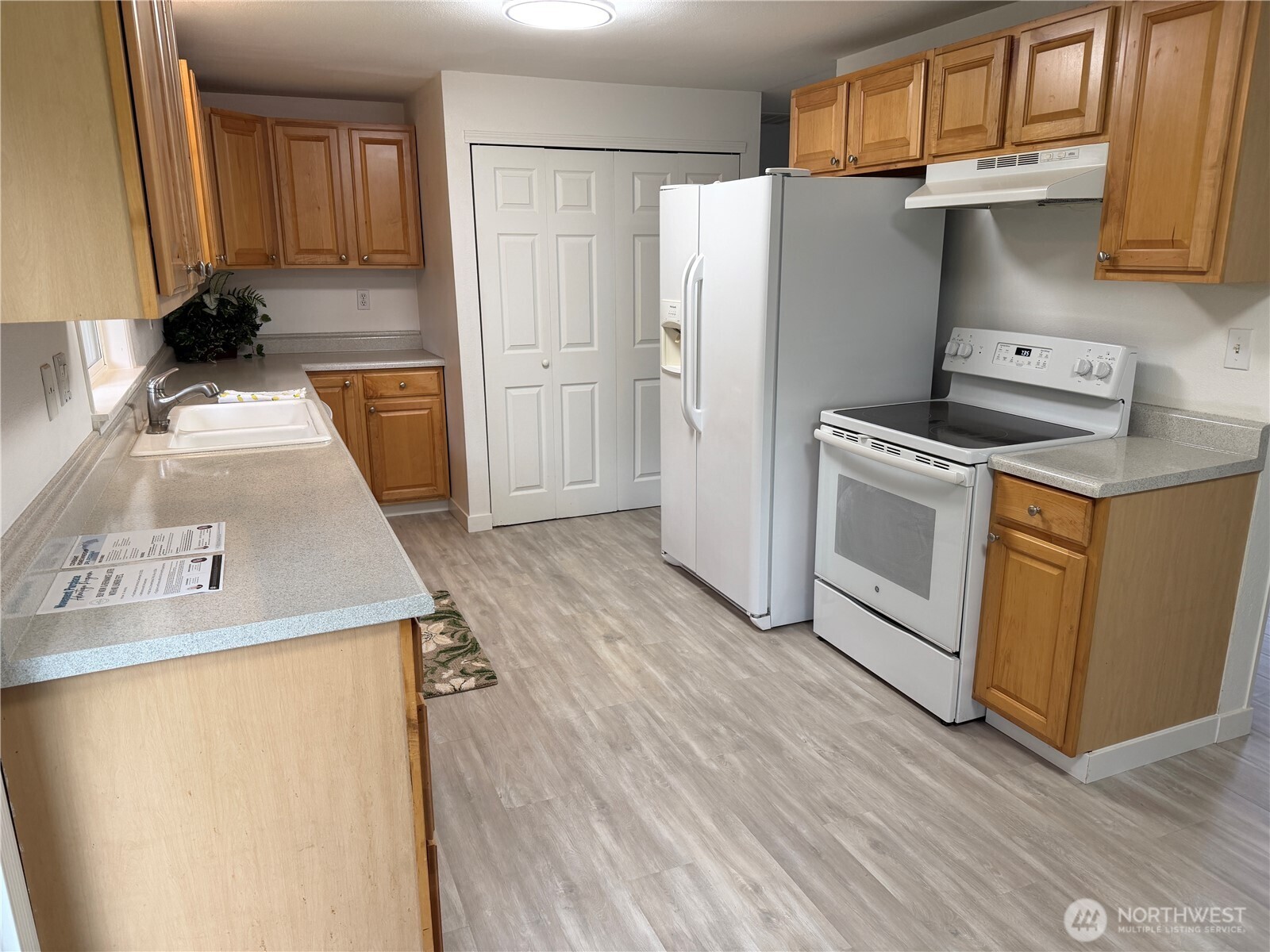 23341 Southeast 266th Street Maple Valley, WA 98038 - Photo 8 of 33