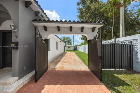 $929,000 | 6556 Southwest 23rd Street, West Miami, FL 33155