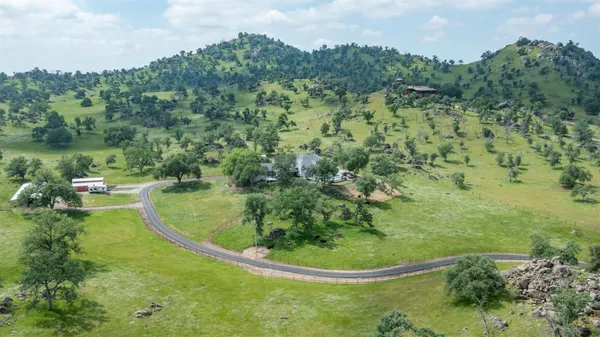 $1,999,000 | 17159 Coyote Pass Lane, Clovis, CA 93619