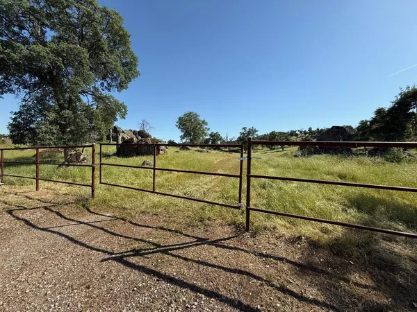 $1,999,000 | 17159 Coyote Pass Lane, Clovis, CA 93619
