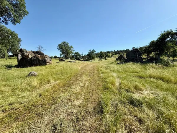 $1,999,000 | 17159 Coyote Pass Lane, Clovis, CA 93619