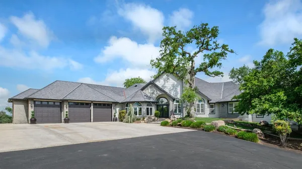 $1,999,000 | 17159 Coyote Pass Lane, Clovis, CA 93619