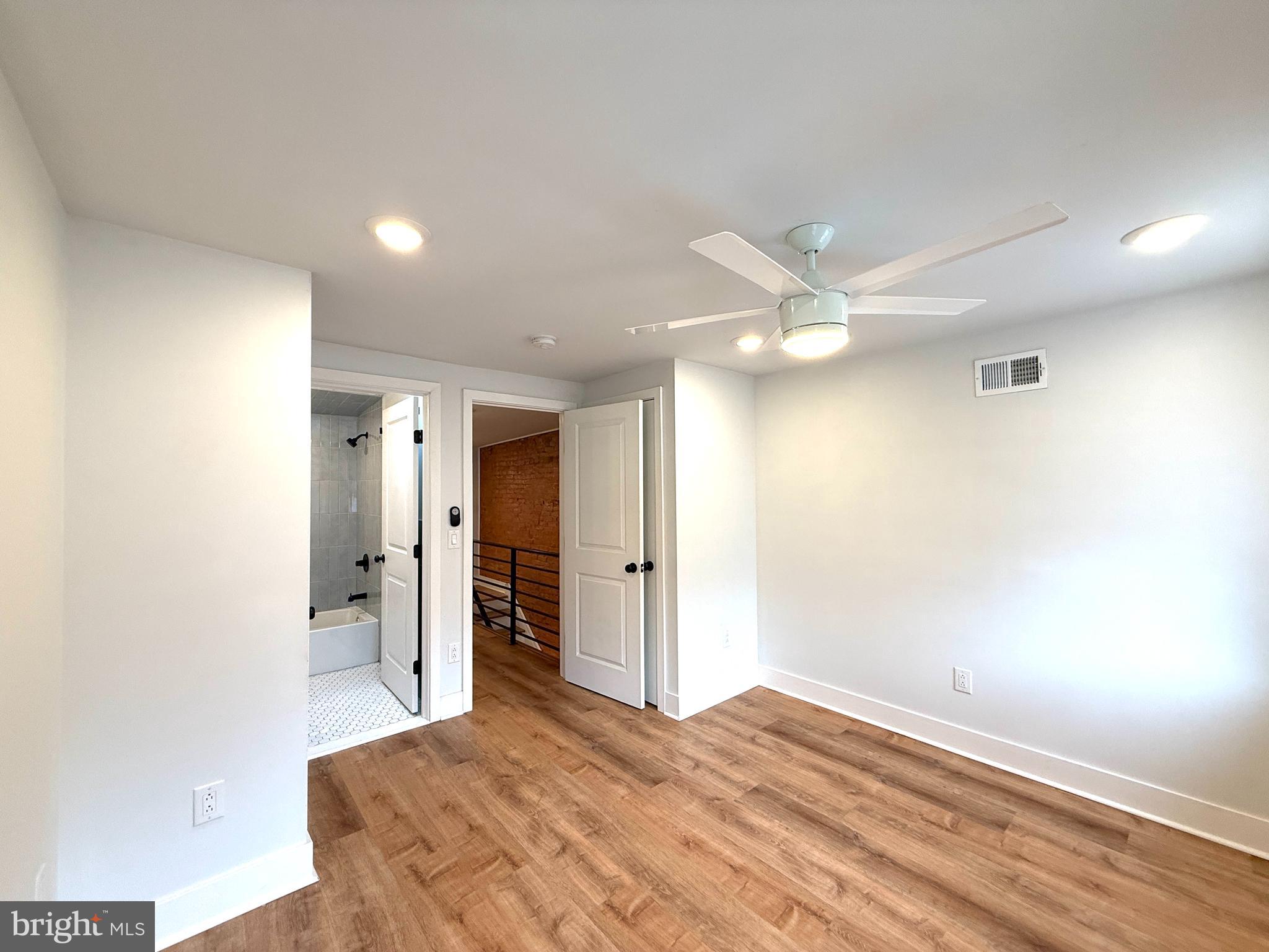 609 Mountain Street Philadelphia, PA 19148 - Photo 21 of 28 Master bedroom