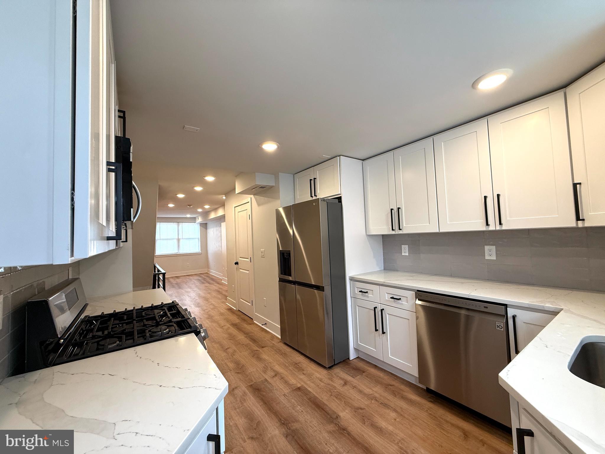 609 Mountain Street Philadelphia, PA 19148 - Photo 9 of 28 Kitchen