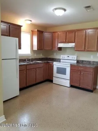 $1,350 | 261 Gordon Road, Lucedale, MS 39452