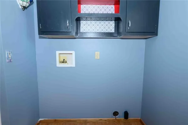 a view of utility room