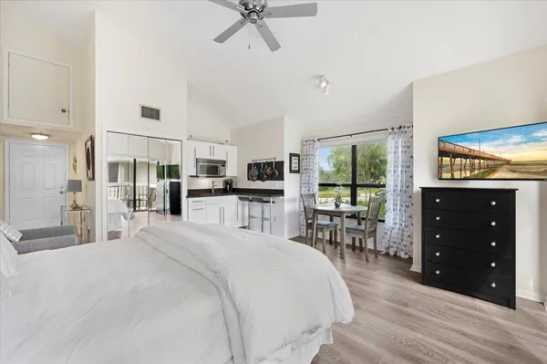 $1,200 | 11863 Wimbledon Circle, Unit 524, Wellington, FL 33414