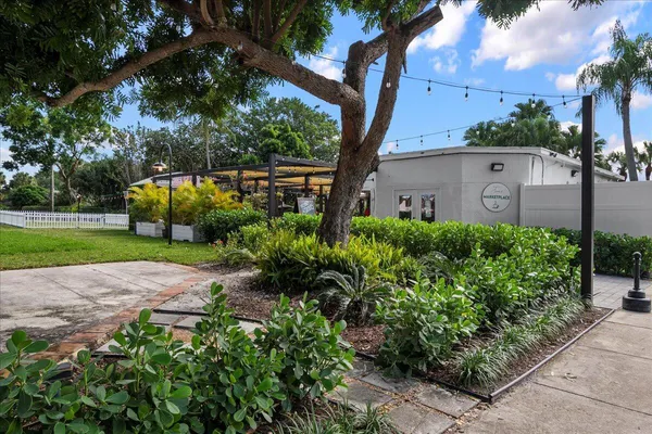 $1,200 | 11863 Wimbledon Circle, Unit 524, Wellington, FL 33414