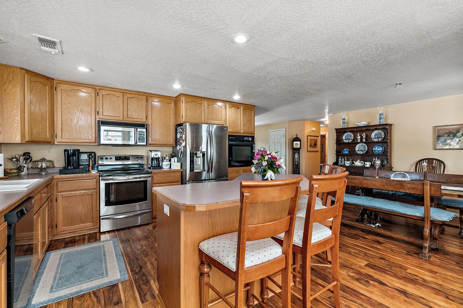 951 Rimrock Circle Medford, OR 97504 - Photo 22 of 43 23_DSC03899_mls