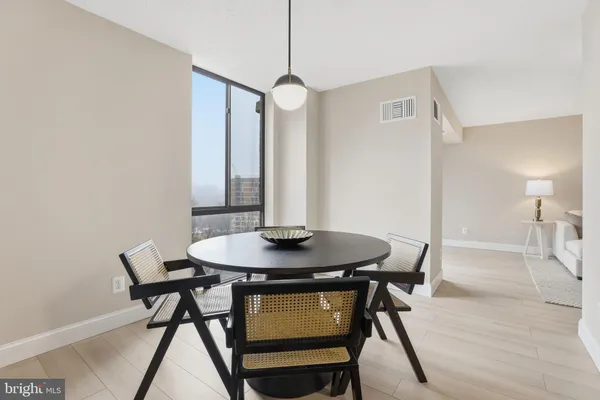 $349,900 | 2311 Pimmit Drive, Unit 603, Falls Church, VA 22043