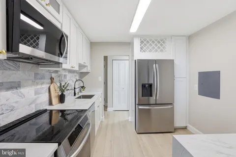 $349,900 | 2311 Pimmit Drive, Unit 603, Falls Church, VA 22043