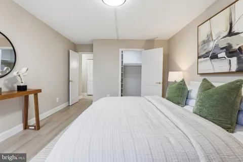 $349,900 | 2311 Pimmit Drive, Unit 603, Falls Church, VA 22043